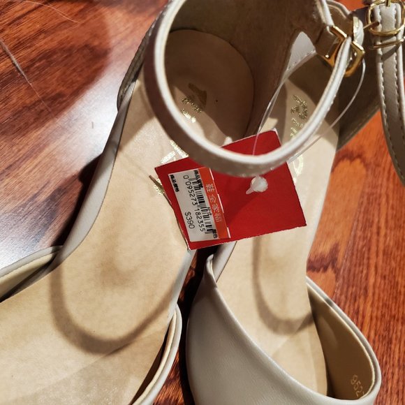 Pointed toe low block heels - Picture 3 of 5